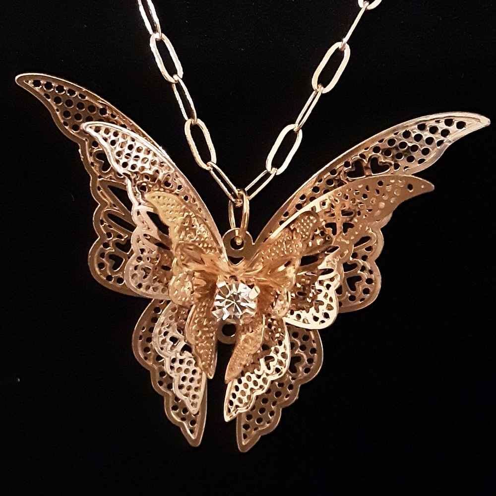 Handmade Filigre Butterfly Necklace Goldtone 20" Chain - Picture 3 of 5
